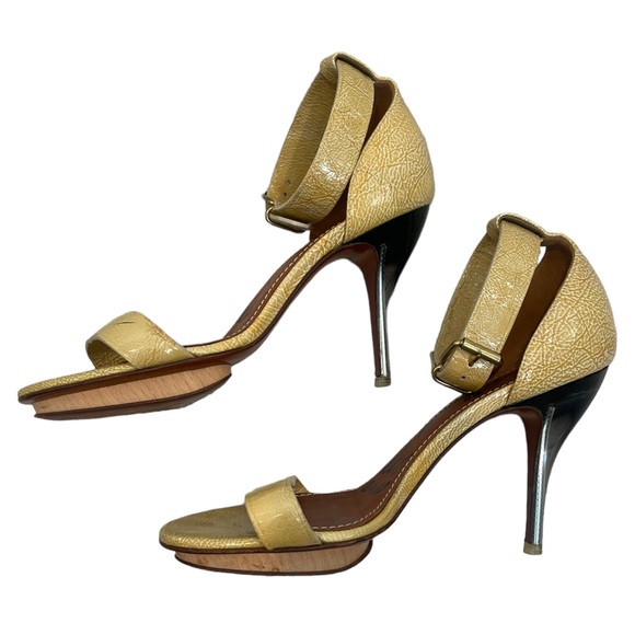 Lanvin Ankle Strapped Heels - Picture 2 of 14